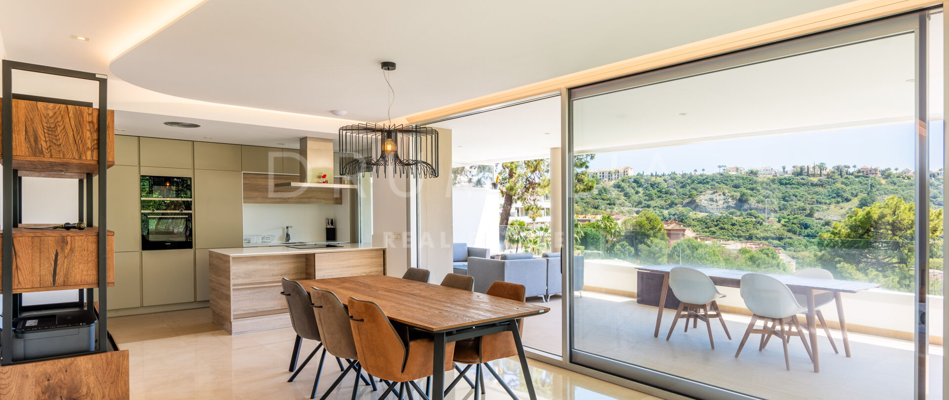 Fantastisk tosidig toppleilighet til salgs i Residencial Botanic, Benahavís