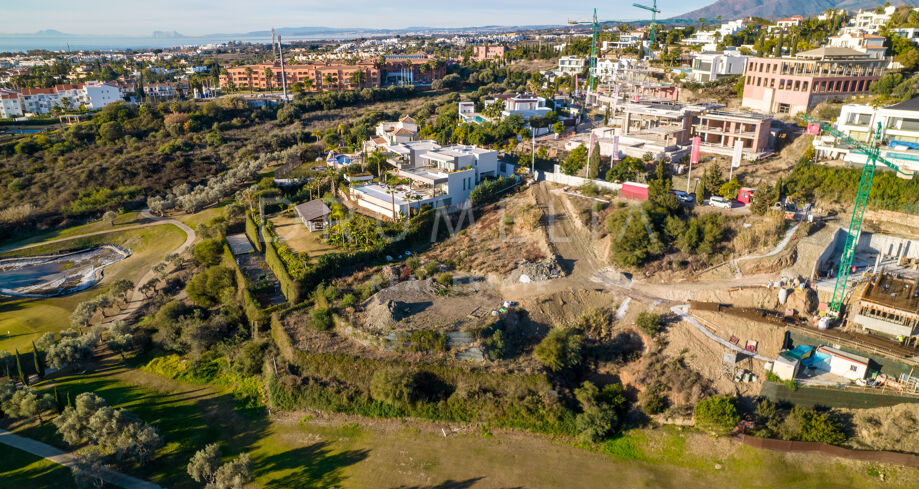 Frontlinie van Tramores Golf perceel in Los Flamingos urbanisatie, Benahavis
