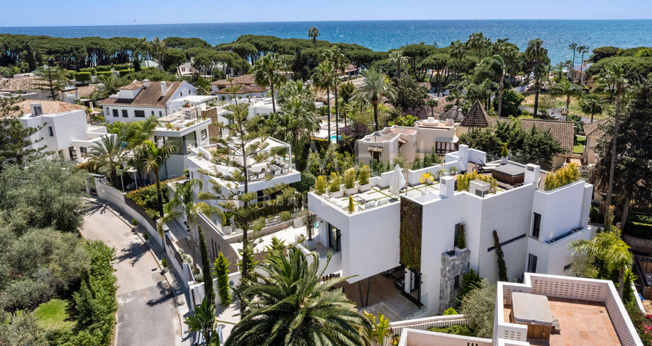 Изысканная современная дизайнерская вилла в "Casablanca Beach", Золотая Миля Марбельи