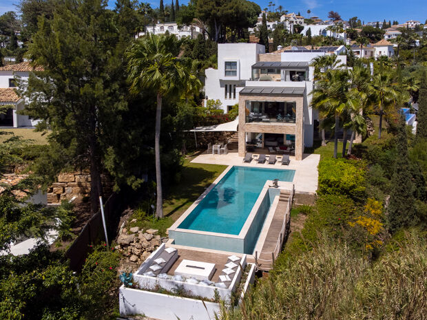 Nowoczesna willa w prestiżowym El Paraiso z przepięknym widokiem na morze, Marbella