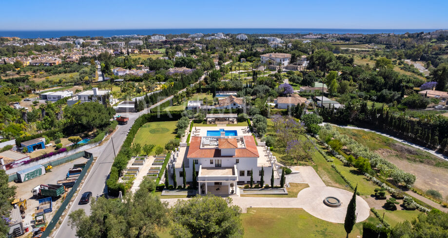 Modern villa i obefläckat skick med lyxiga bekvämligheter, nära Guadalmina Alta