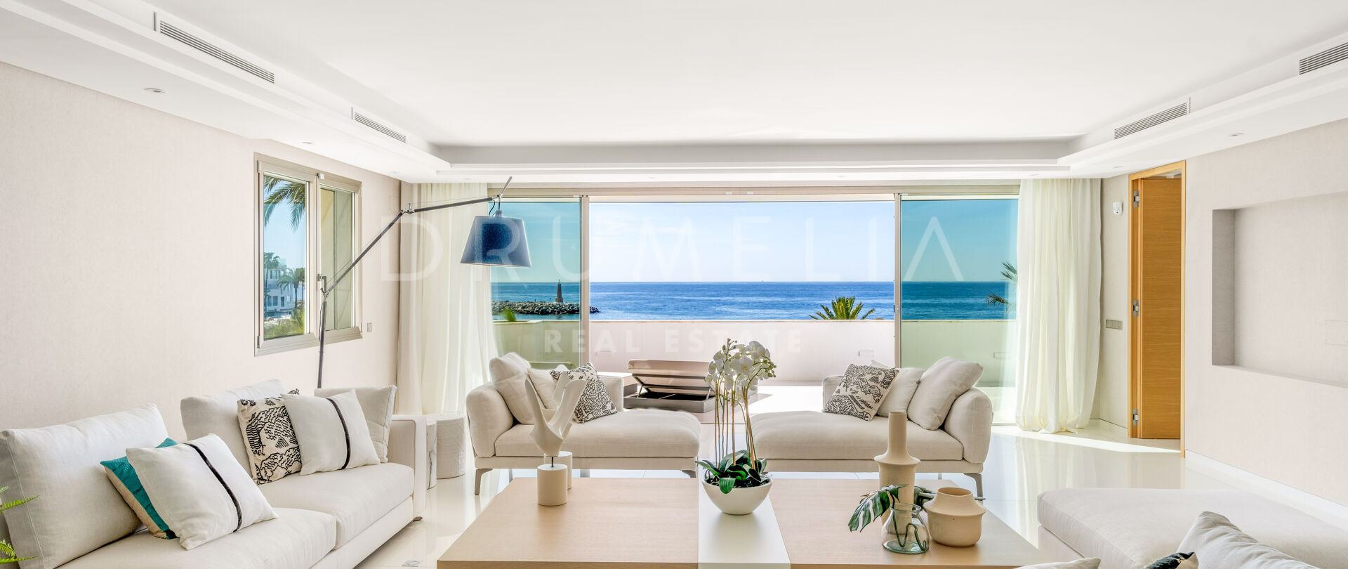 Appartement met 4 slaapkamers aan het water met dramatisch uitzicht op zee in Gray D'Albion, het meest begeerde gebouw in Puerto Banus