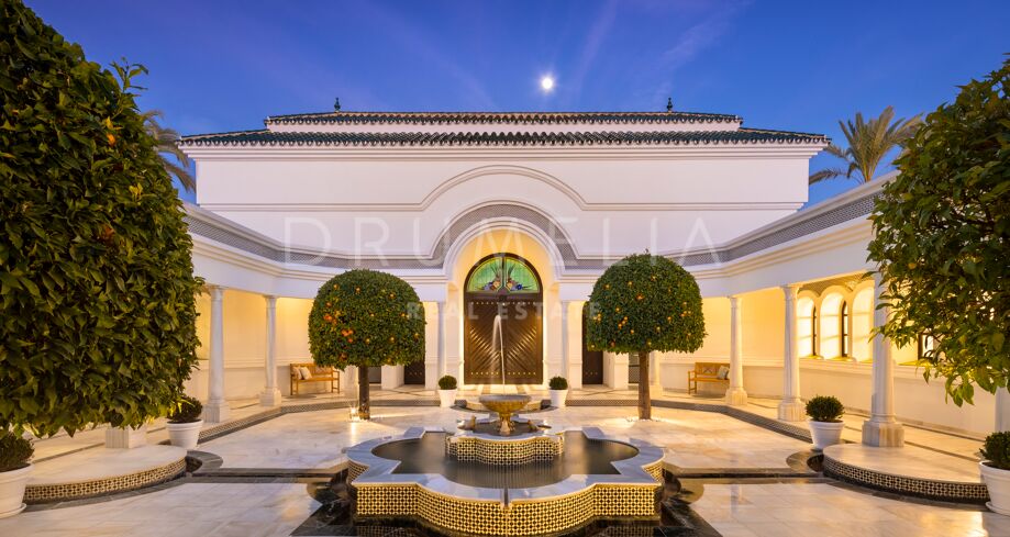 Villa de Luxe de Style Mauresque avec Vue Panoramique sur la Montagne La Concha à Aloha - Nueva Andalucía