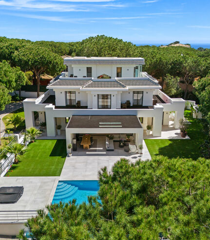 Casa Osiris - Storslått villa i moderne stil, Hacienda Las Chapas, i Marbella Øst.