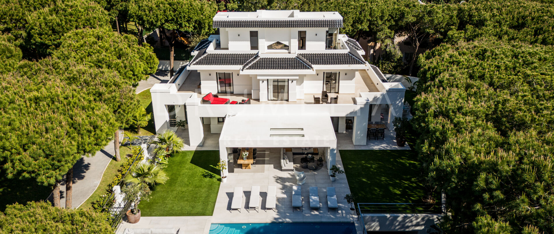 Casa Osiris - Великолепная вилла в современном стиле Hacienda Las Chapas в восточной части Марбельи