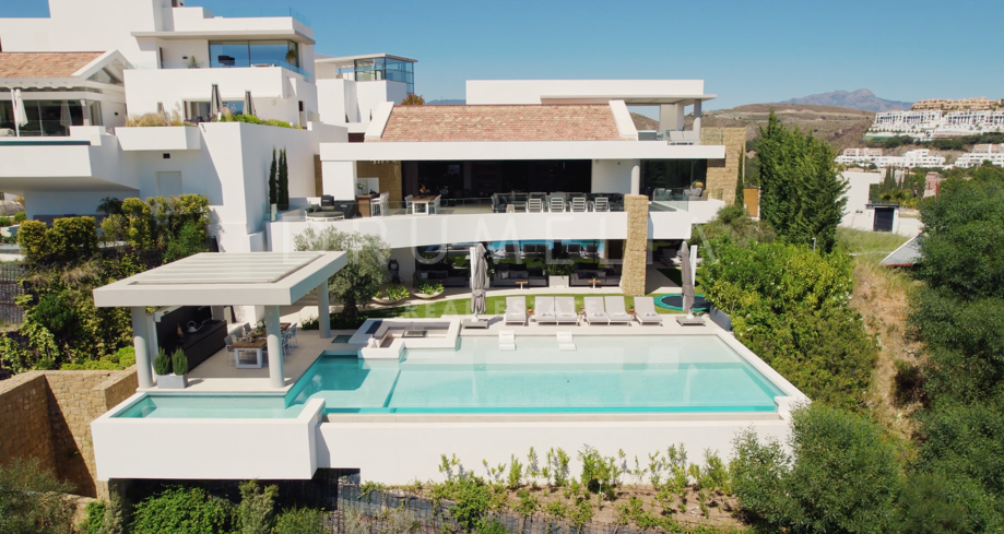 Villa moderne de luxe à Los Flamingos Golf Resort avec vue imprenable sur la Méditerranée, Estepona