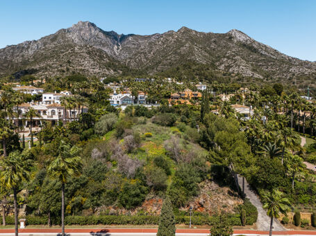 The Courtyard - Exclusive Sea and Mountain Views Plot with South Orientation in Sierra Blanca- Marbella