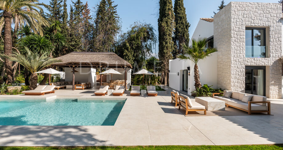 Luxury 6-Bed Contemporary Villa with Private Pool in The Exclusive Las Brisas complex, in Nueva Andalucía