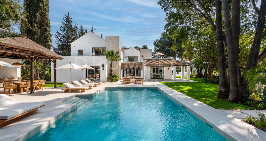 Luxury 6-Bed Contemporary Villa with Private Pool in The Exclusive Las Brisas complex, in Nueva Andalucía