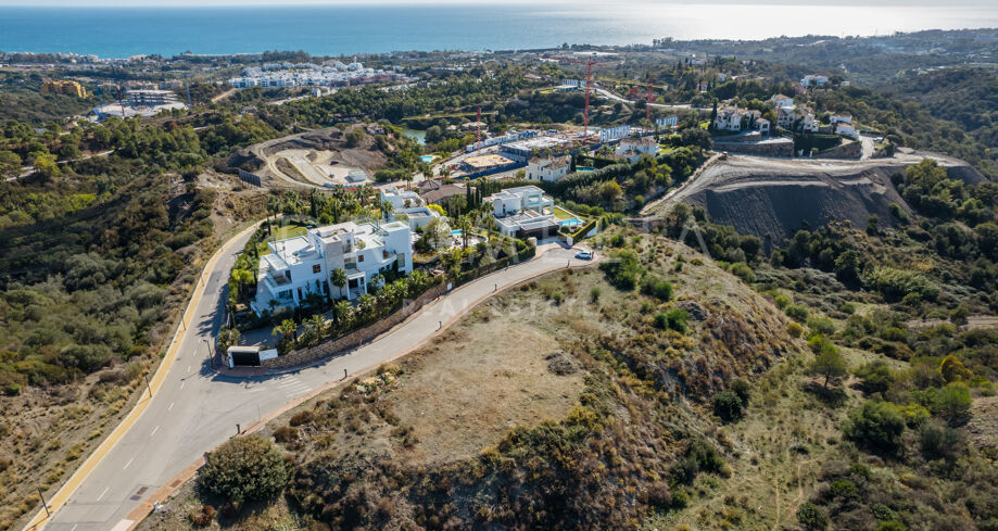 Flott tomt med spektakulær utsikt over Middelhavet og Gibraltar i La Panera, Estepona