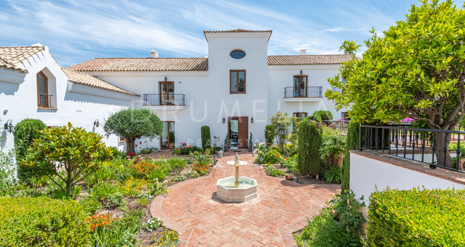 Luxury Mediterranean villa with breath-taking panoramic views and southern charm in San Roque