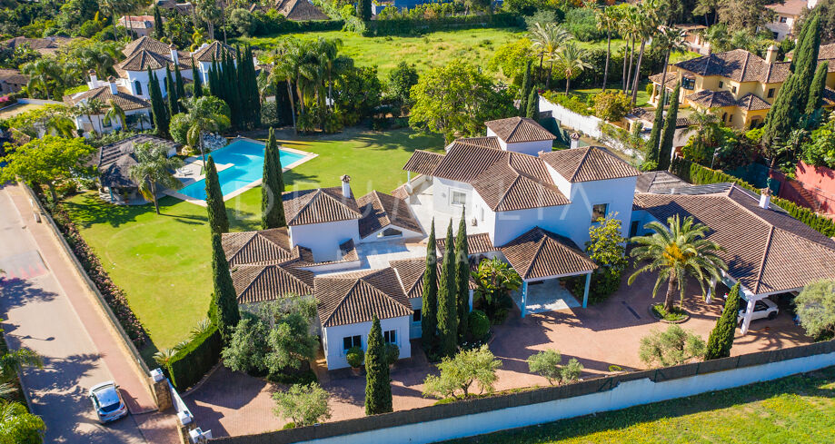 Magnificent luxury Mediterranean villa with large plot in elite Guadalmina Baja, San Pedro,Marbella.