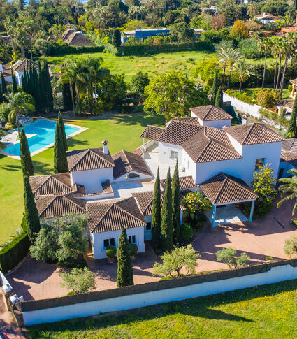 Magnificent luxury Mediterranean villa with large plot in elite Guadalmina Baja, San Pedro,Marbella.