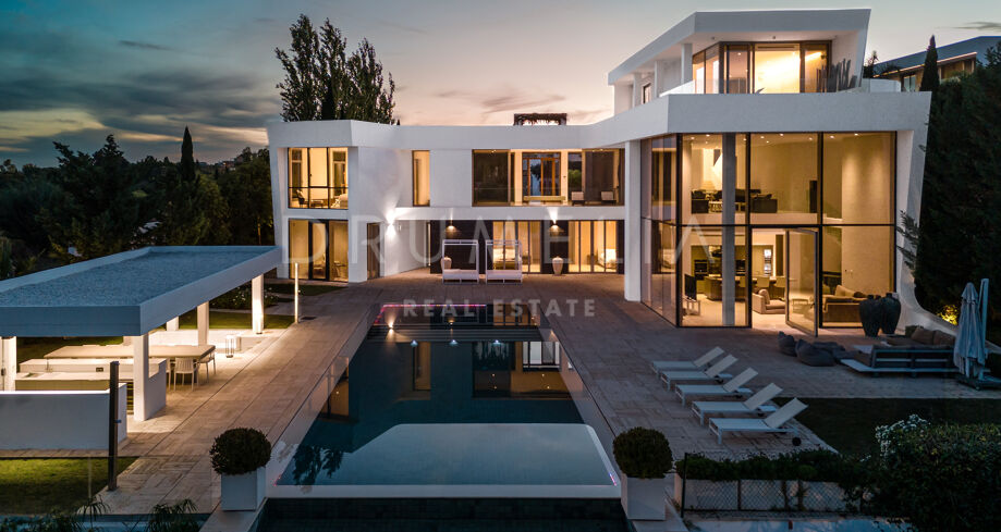 Moderne/zeitgenössische Luxusvilla in erster Reihe am Golfplatz mit atemberaubendem Panorama, Los Flamingos, Benahavis