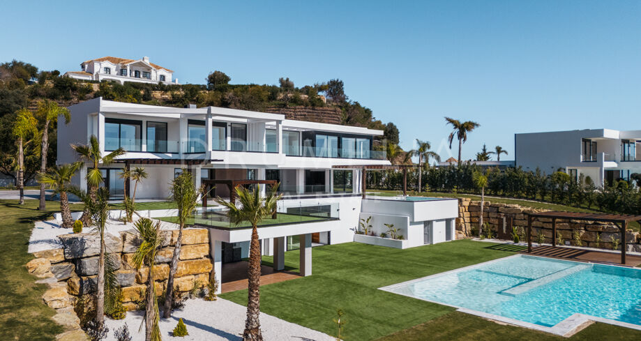 Modern and brand new villa with sea views in Marbella Club Golf Resort, Benahavís