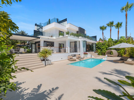 Impresionante villa contemporánea de lujo con vistas panorámicas al mar y a la montaña, El Rosario, Marbella Este.