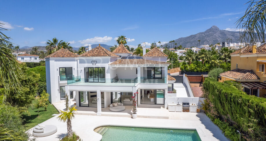 Vackert renoverad modern lyxvilla i Parcelas del Golf, Nueva Andalucia, Marbella