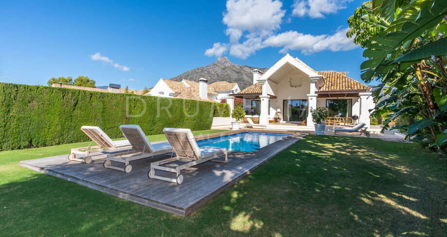 Elegant Mediterranean Villa with Pool in Las Lomas del Marbella Club, Marbella