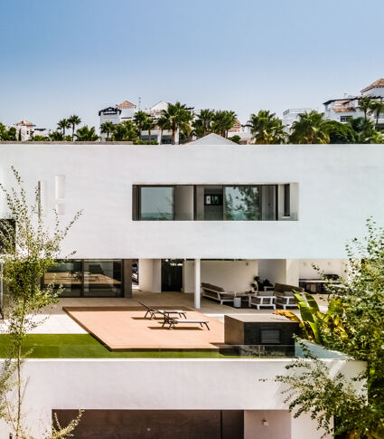 Umweltfreundliche Villa im zeitgenössischen Stil zu verkaufen in La Alquería, Benahavis