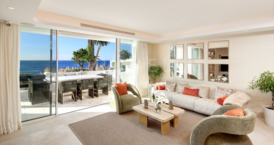 Leilighet på bakkeplan ved stranden med fantastisk havutsikt i Marina Puente Romano.