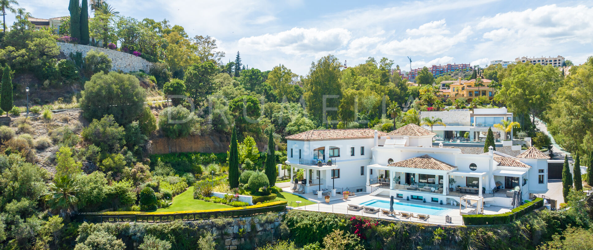 Villa Olivia - Magnifik lyxvilla med panoramautsikt i El Herrojo Alto, La Quinta, Benahavís