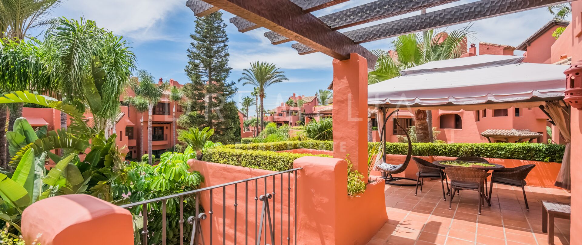 Замечательный фешенебельный дуплекс у моря, «Torre Bermeja», Эстепона (Estepona)