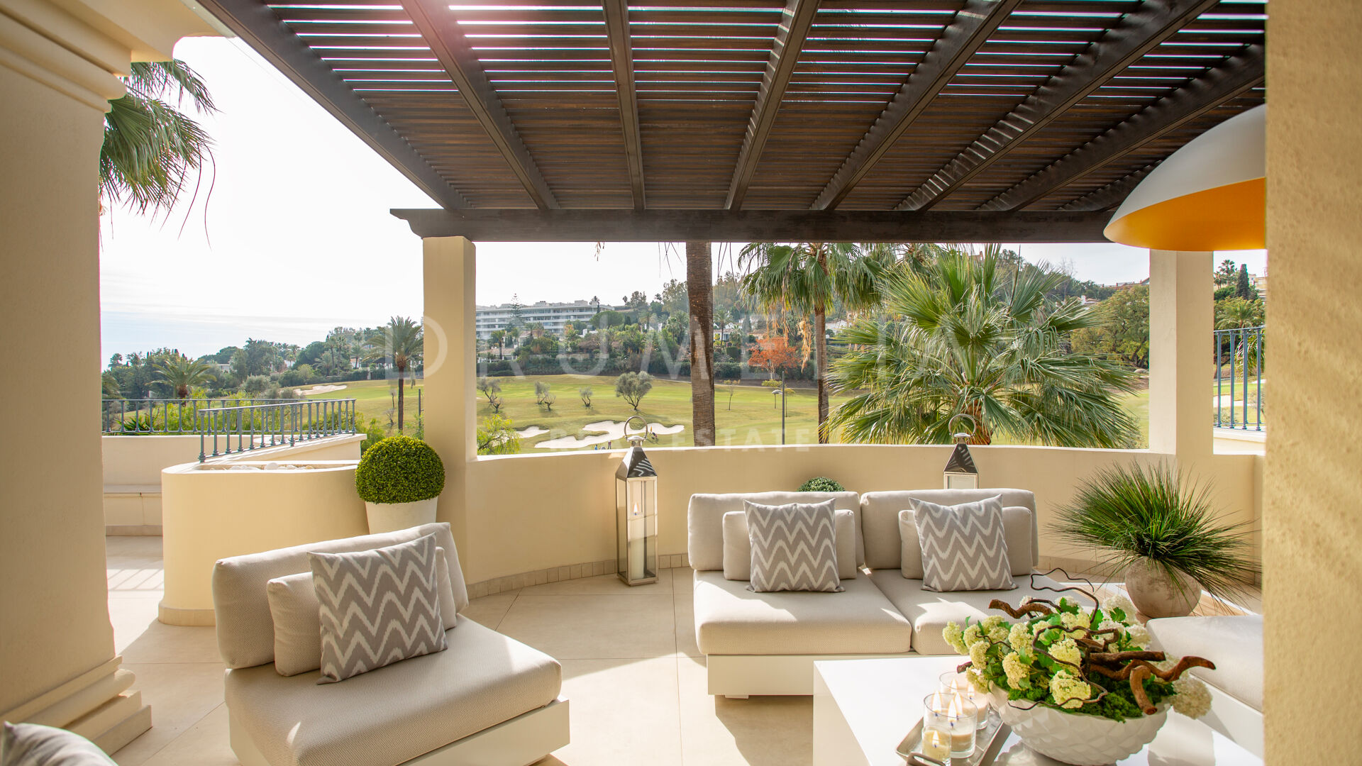 fabulous-duplex-penthouse-with-private-pool-overlooking-the-golf-course