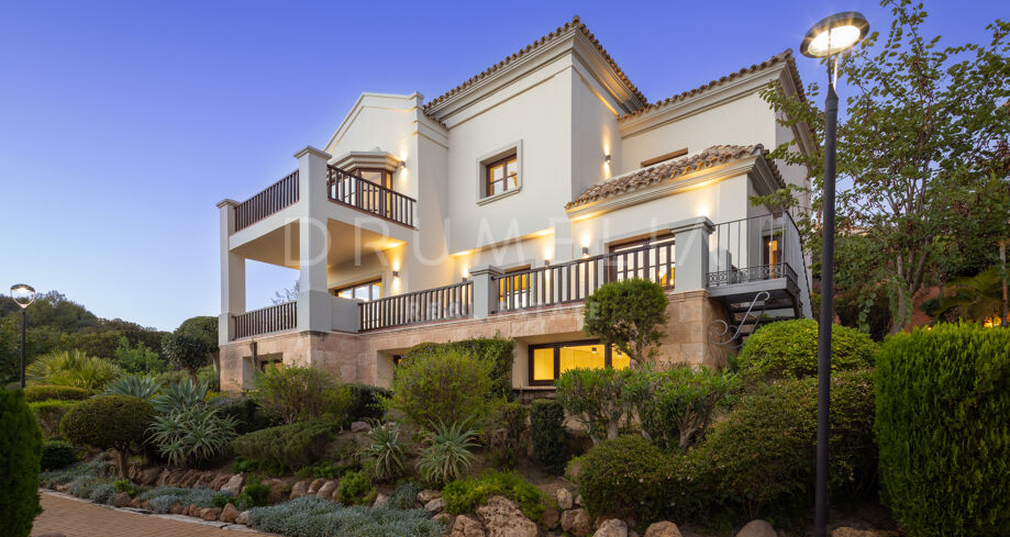 Newly Renovated Mediterranean Townhouse in La Capellanía, Sierra Blanca.