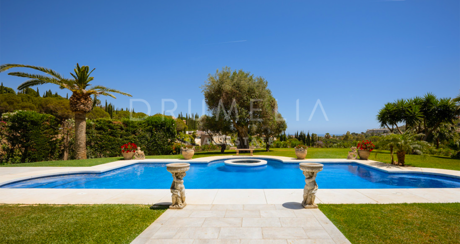 Spectacular classic luxury grand villa for sale in Haza Del Conde, Nueva Andalucia, Marbella