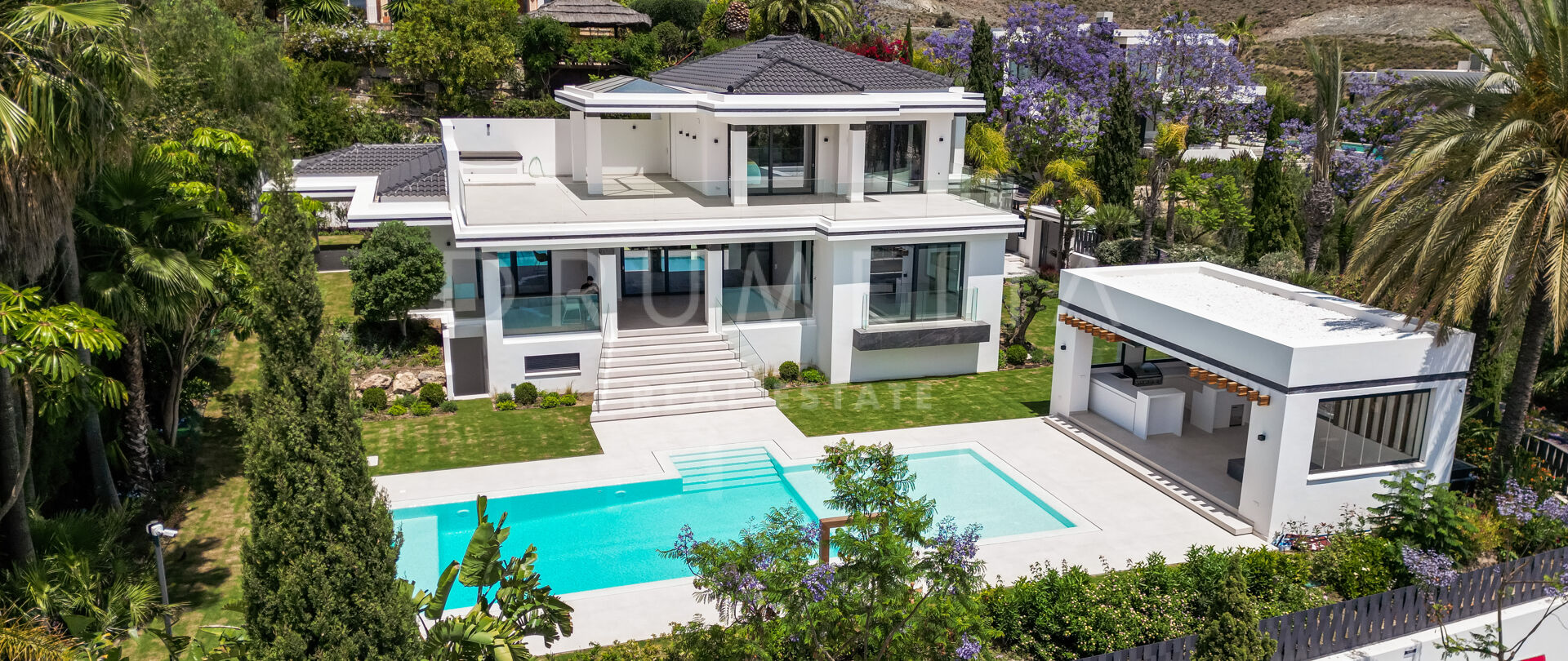 Prachtige nieuwe moderne luxe villa met panoramisch uitzicht op zee in het luxe Los Flamingos, Benahavis