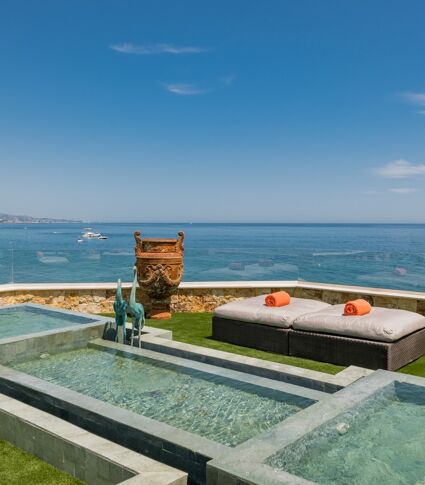 THE SEA - Prestigieux penthouse duplex unique en front de mer sur le Golden Mile, à Marbella