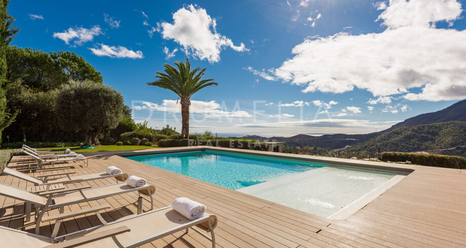 Prächtige Luxusvilla mit Panoramablick auf das Meer im La Zagaleta Golf Resort, Benahavís