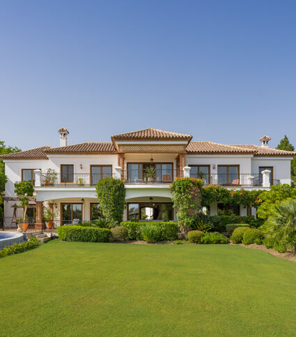 Magnifique villa andalouse de luxe avec vue panoramique sur la mer à Paraiso Alto, Benahavis