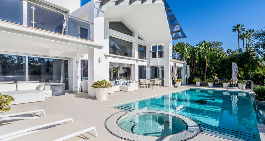 Fantastisk modern lyxvilla i prestigefyllda Los Naranjos Golf Club, Nueva Andalucia, Marbella