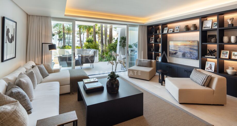 Outstanding luxury apartment steps away from golden beaches in Puente Romano,Marbella’s Golden Mile