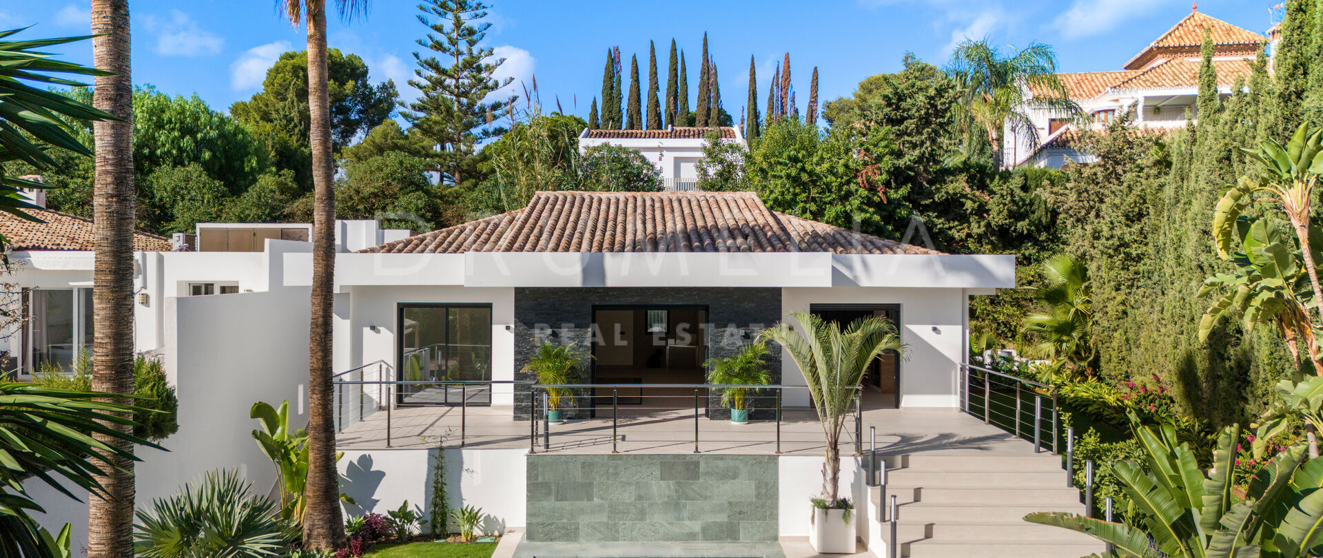 Renovated modern luxury villa with heated pool and serene view in attractive Nueva Atalaya, Estepona