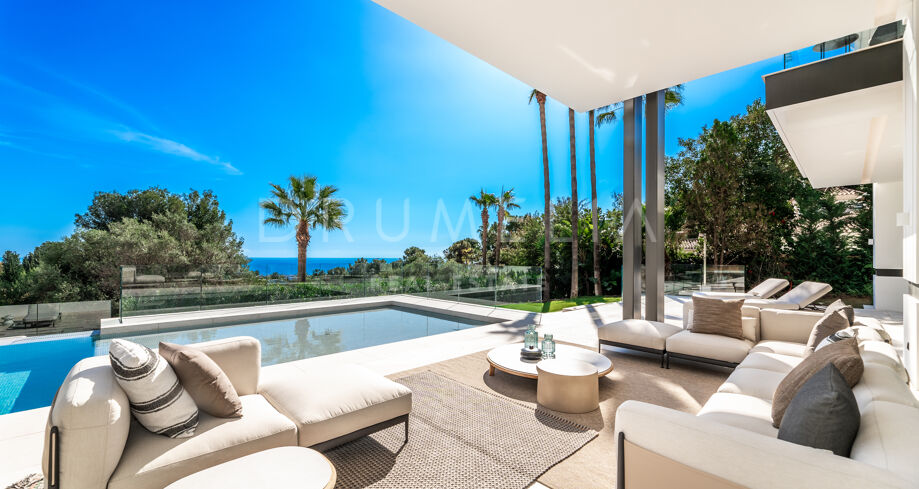 Contemporary Architectural Masterpiece in Cascada de Camoján, Marbella