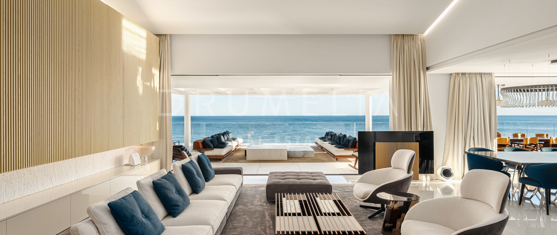 EMARE JADE -Spektakuläres Luxus-Penthouse direkt am Meer mit atemberaubendem Meerblick in Emare Beach Estepona