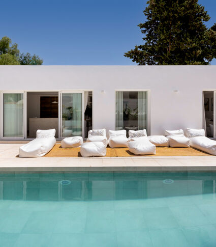 Renovierte moderne Luxusvilla mit Boho und Scandi Elementen in Nueva Andalucia, Marbella