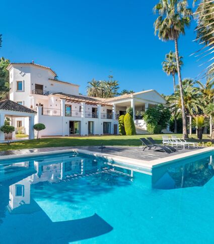 Preciosa villa de lujo reformada en estilo clásico moderno, Las Brisas, Nueva Andalucía, Marbella