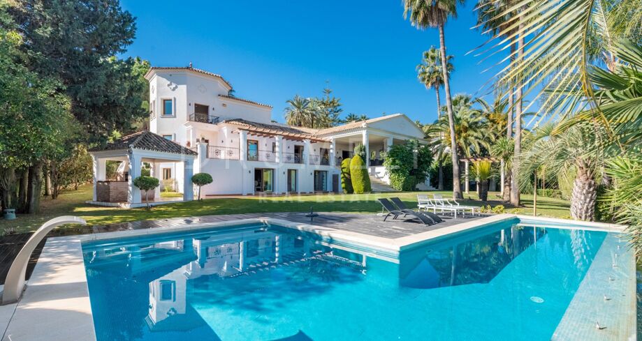 Vackert renoverad lyxvilla i modern klassisk stil, Las Brisas, Nueva Andalucía, Marbella