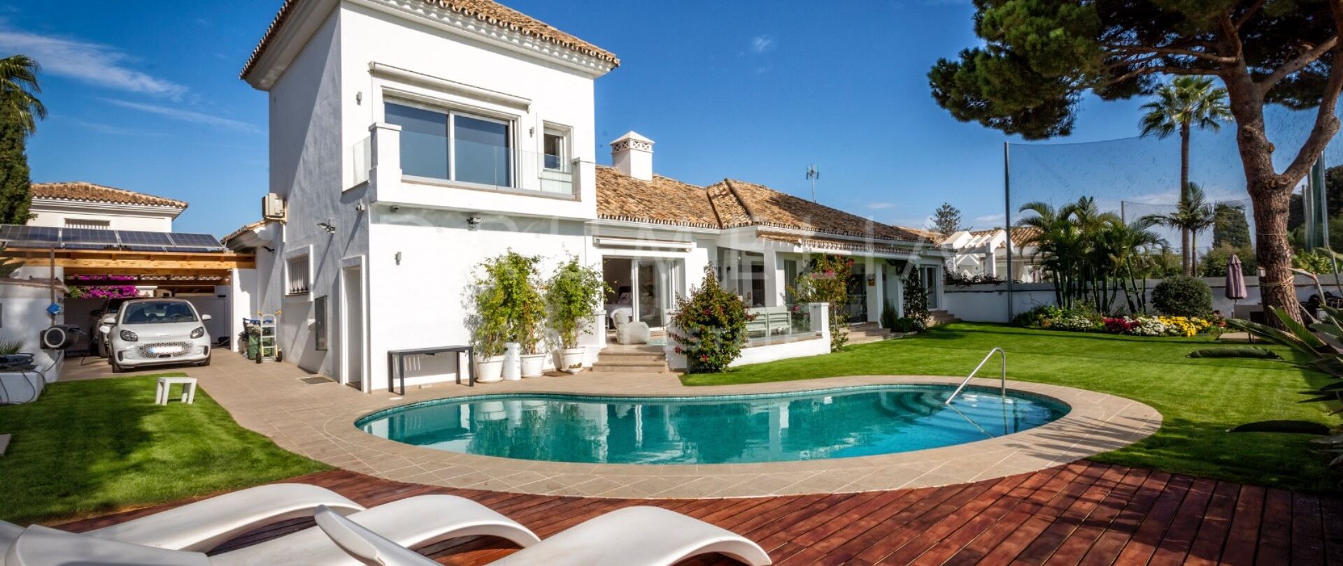 Stylish renovated front-line golf luxury villa in lovely Guadalmina Alta, San Pedro de Alcantara