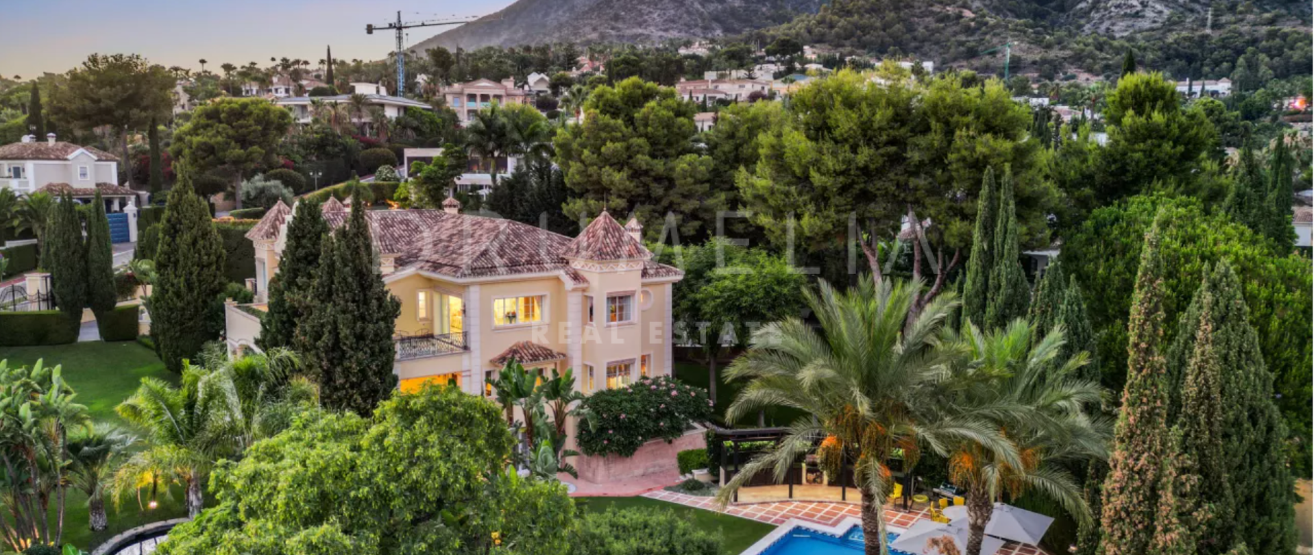 Luxe villa in mediterrane stijl met zeezicht in chique Sierra Blanca, Marbella Golden Mile