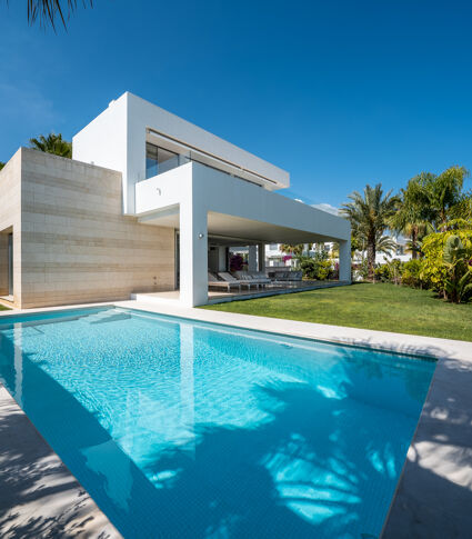 Fabuleuse villa de luxe moderne avec une vue fantastique à La Finca de Marbella, Rio Real, Marbella Est.