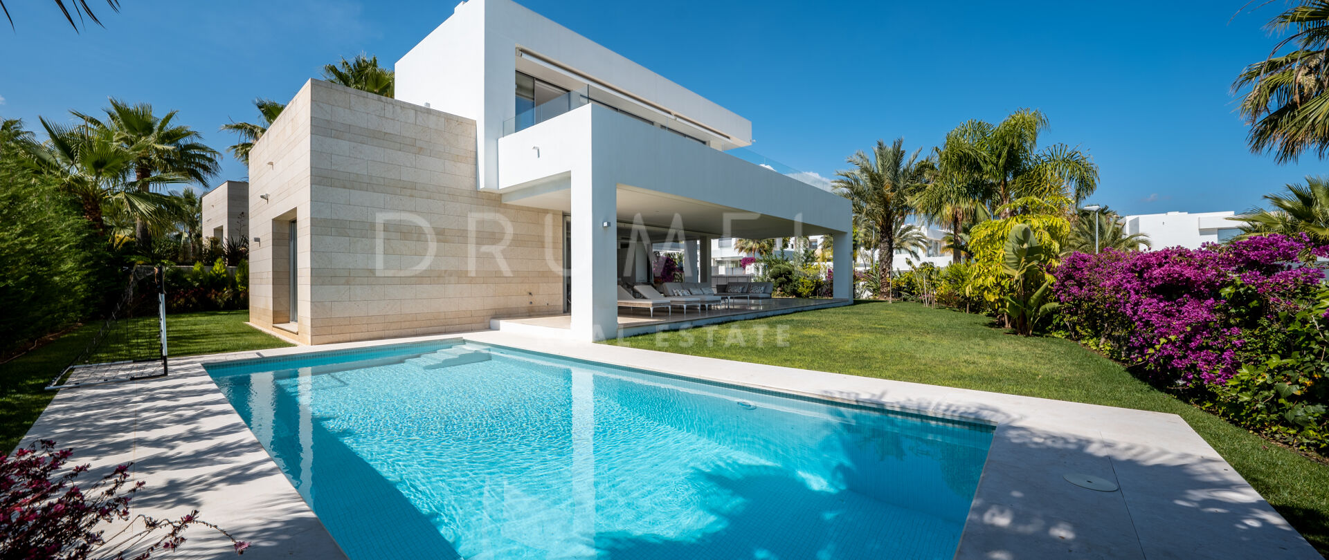 Fabuleuse villa de luxe moderne avec une vue fantastique à La Finca de Marbella, Rio Real, Marbella Est.