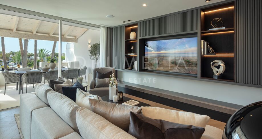 Spectaculaire penthouse en duplex rénové à Marina de Puente Romano, sur le Golden Mile de Marbella