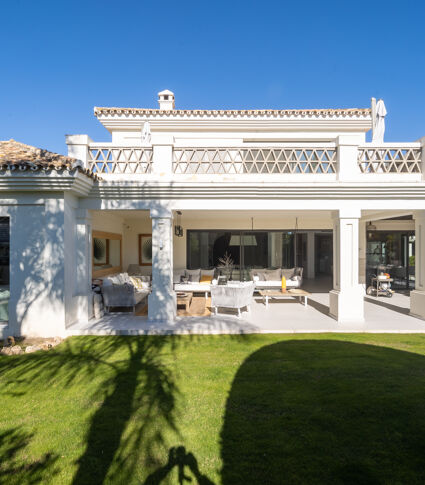 Impresionante villa de lujo con estilo mediterráneo y detalles modernos en Casasola, Estepona