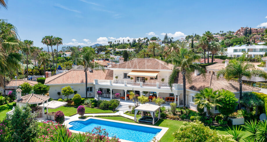 Villa for salg i La Cerquilla, Nueva Andalucia