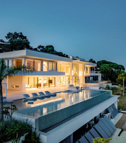 Magnificent modern mansion with panoramic sea views in high-end Marbella Club Golf Resort, Benahavís