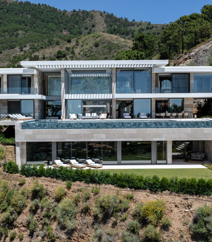 Magnificent modern villa project with panoramic sea views in La Zagaleta, Benahavís